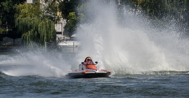 阿尔瓦雷斯 阿尔瓦雷斯